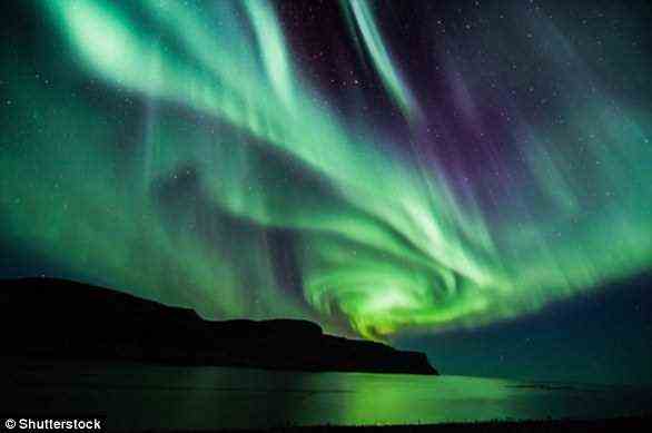 Es gibt zwei Arten von Aurora - Aurora Borealis (Dateifoto), was 