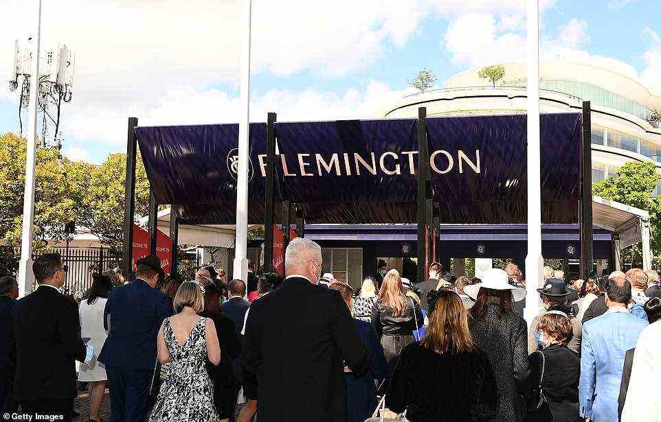 Der Derby Day in Flemington markiert den Beginn des Melbourne Cup-Karnevals mit dem Rennen, das am Dienstag eine Nation stoppt