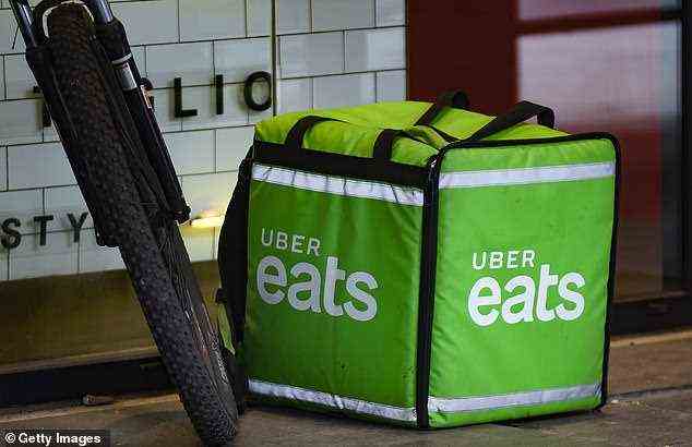 Uber Eats ist bekannt für seine Imbissbuden, hat sich aber auch auf die Lieferung von Lebensmitteln an Kunden ausgeweitet