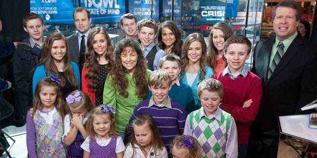Jim Bob Duggar und seine Familie wurden berühmt, nachdem sie in der Reality-Show von TLC aufgetreten waren "19 Kinder und Zählen."