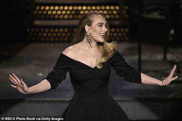 Lebensstil in LA: Adele behauptet, sie sei nach Los Angeles gezogen, weil sie sich die Londoner Hauspreise „nicht leisten konnte“ – trotz eines Nettowerts von 130 MILLIONEN Pfund