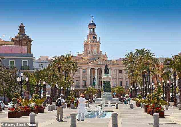 Herrlich: Rathaus von Cadiz.  Mal entdeckt 