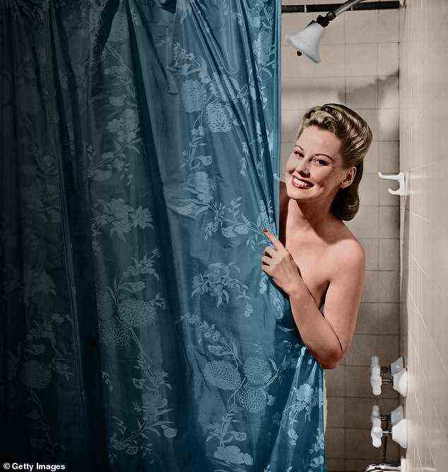 Es gibt Hinweise darauf, dass eine kalte Dusche jeden Morgen Ihr Immunsystem stärken und Ihr Erkältungsrisiko senken kann