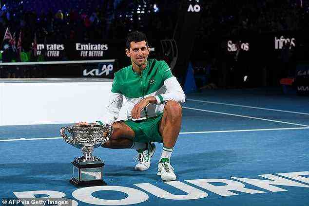 Der viktorianische Premier Daniel Andrews sagte, sein Bundesstaat werde vor den Australian Open keine Ausnahmen für ungeimpfte Tennisspieler beantragen.  Abgebildet ist Novak Djokovic nach seinem Sieg in diesem Jahr