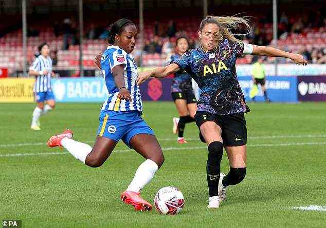 Brightons Stürmerin Danielle Carter hofft, ihrer Mannschaft helfen zu können, das FA-Cup-Finale in Wembley zu erreichen