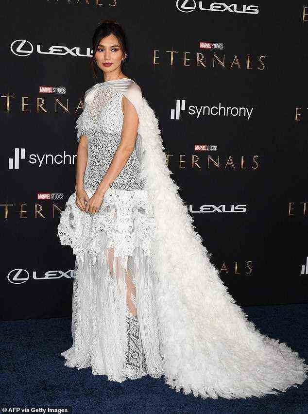 Headliner: Gemma Chan sah jeden Zentimeter wie die A-Liste aus, als sie am Montagabend zur Weltpremiere von Marvels Eternals in Hollywood kam