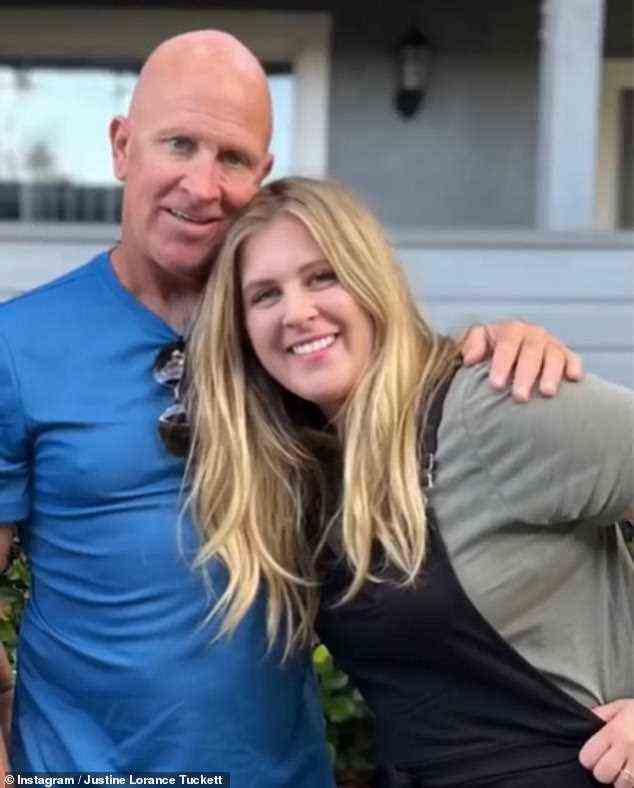 Wieder vereint: Justine Tuckett, 28, aus Utah, feierte Anfang dieses Monats die Entlassung ihres Vaters Bill Lorance aus dem Gefängnis, nachdem er 22 Jahre hinter Gittern verbracht hatte