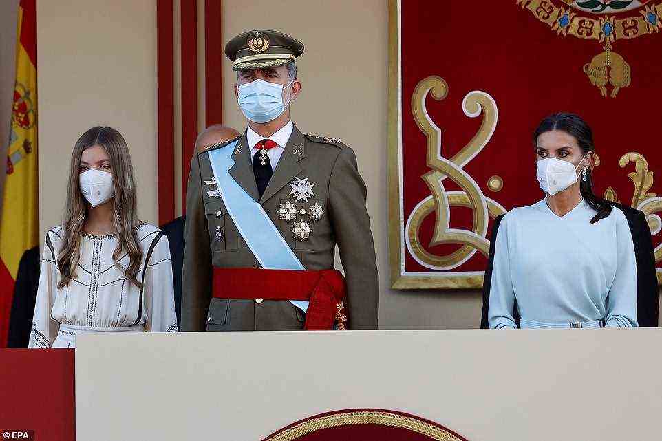 Feierlichkeiten: Prinzessin Sofia von Spanien begleitete ihre Eltern König Felipe und Königin Letizia zu den Feierlichkeiten zum Nationalfeiertag in Madrid