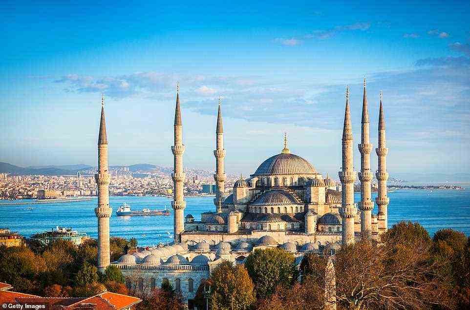 Verpassen Sie bei einem Besuch in Istanbul nicht die prächtige Süleymaniye-Moschee oder die Blaue Moschee (im Bild)