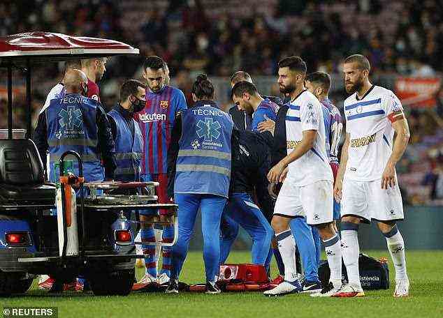 Seine Teamkollegen zeigten echte Besorgnis gegenüber Agüero, als er wieder auf die Beine kam