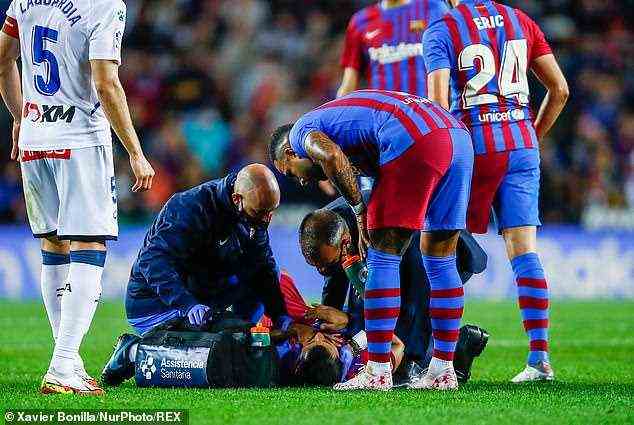 Der Stürmer litt bei seinem ersten Start im Nou Camp für Barcelona unter Schmerzen in der Brust