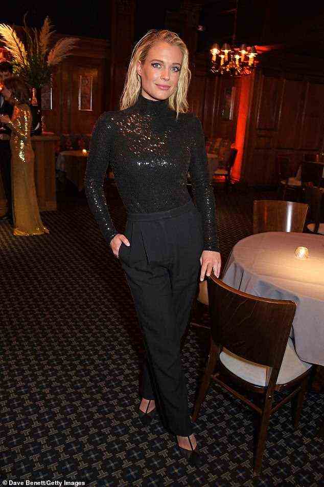 Lady Eliza Spencer trug heute Abend ein funkelndes schwarzes Poloshirt gepaart mit einer passenden Zigarettenhose und Killer-Black-Heels zu der verschwenderischen Veranstaltung im Londoner Tramp-Nachtclub