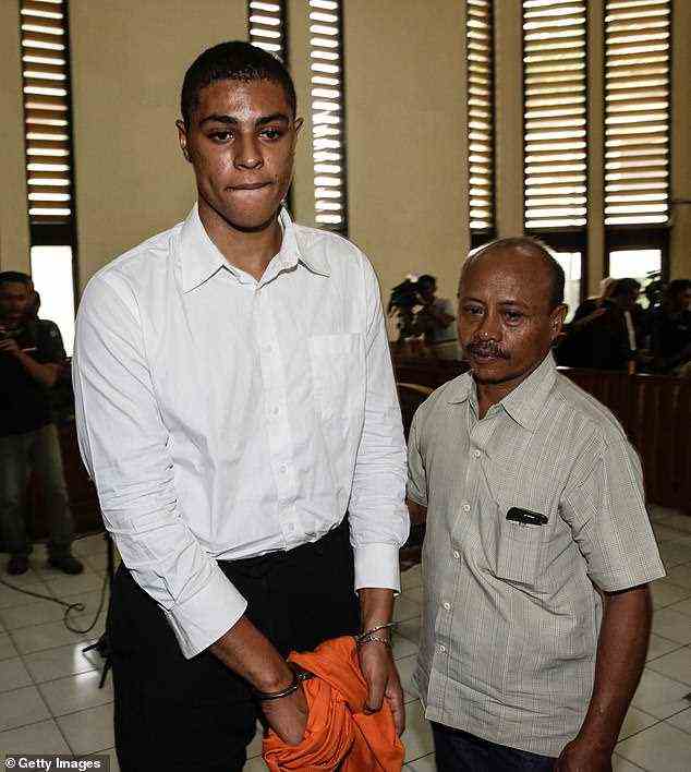 Schäfer (links) bleibt in Indonesien wegen des brutalen Mordes an Macks Mutter eingesperrt.