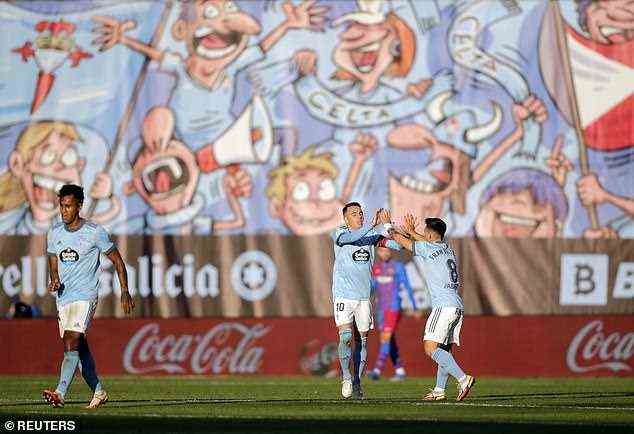 Jago Aspas (Mitte) zog sieben Minuten nach der zweiten Halbzeit einen Rückstand für Celta Vigo heraus