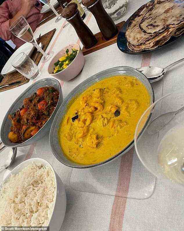 Der Premierminister kochte „Kerala Prawn Curry, Coconut Chicken Curry and a Potato Saag“ und wünschte den Indern ein frohes Diwali-Fest