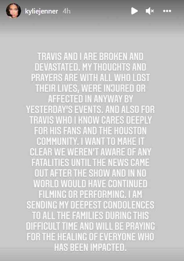 Apropos: Der 24-jährige Make-up-Mogul veröffentlichte im Namen des in Houston geborenen Rappers eine Erklärung, in der auszugsweise gelesen wurde, dass sie „gebrochen und am Boden zerstört“ waren und „Gedanken und Gebete an alle sendeten, die ihr Leben verloren haben“.