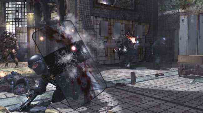 Soldiers using riot shields in Call of Duty: Modern Warfare 2.