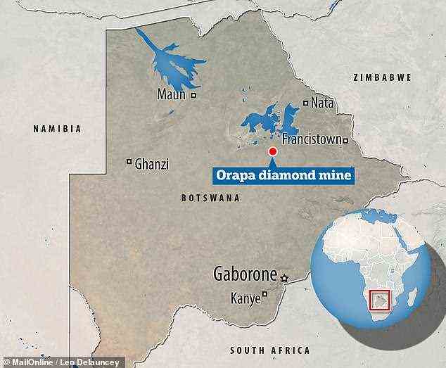 Der Diamant mit dem Davemaoit-Einschluss wurde mehr als 610 Meilen (660 km) unter der Erdoberfläche gebildet – und wurde in der Orapa-Mine in Botswana ausgegraben