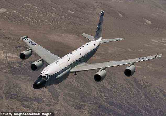 Ein RC-135 Rivet Joint-Aufklärungsflugzeug der US Air Force, wie das abgebildete, hob von Kreta ab und wurde vom russischen Radar entdeckt