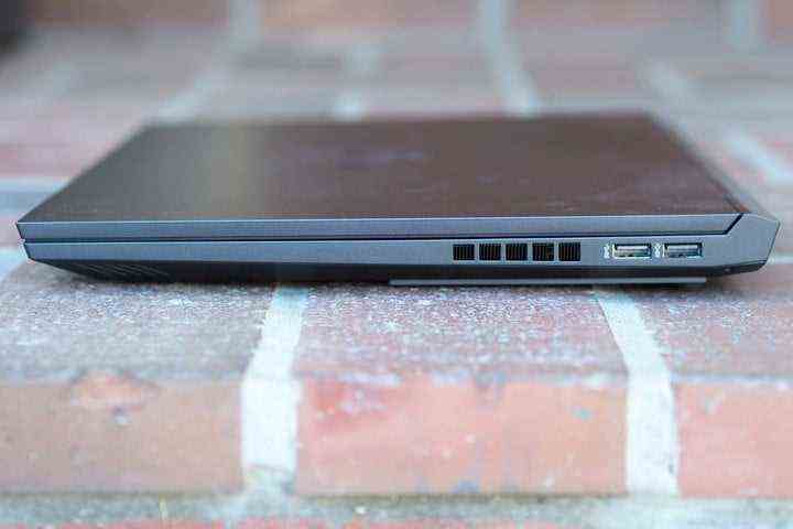 Two USB-A 3.2 ports along the right-hand side of the HP Victus 16.