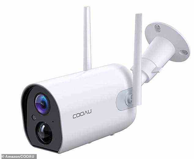 Abgebildet ist eine intelligente Outdoor-Überwachungskamera der in China ansässigen Marke COOAU, die mit der CouldEdge-App funktioniert