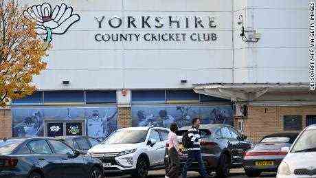 Das weiße Rosenlogo für den Yorkshire County Cricket Club ist am 5. November 2021 vor Headingley, der Heimat von Yorkshire Cricket, abgebildet. 