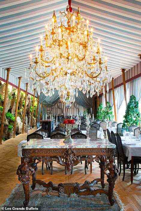 Louis Privat und seine Frau Jane gründeten 1989 das Les Grands Buffets. Abgebildet ist das Innere eines der vier opulenten Speiseräume des Restaurants