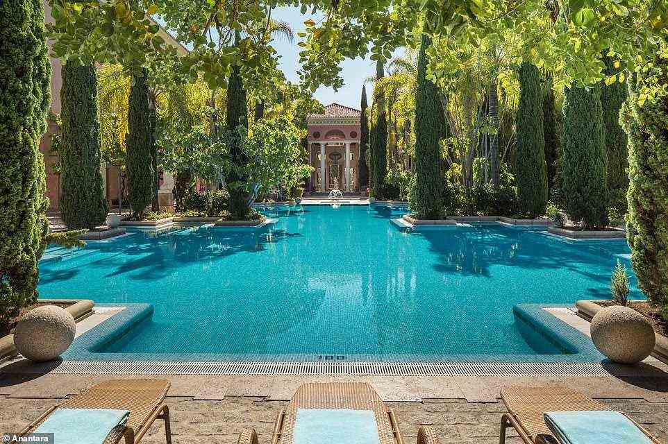 Der Pool der Villa Padierna Palace.  Laut Teresa verfügt das Resort über eine 