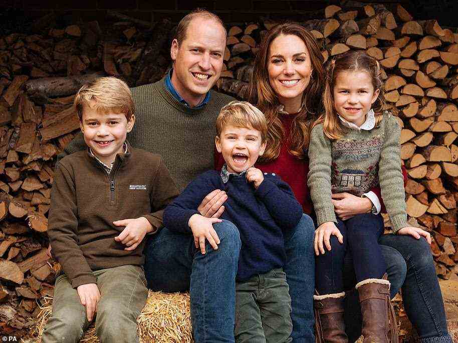 Das jüngste Kind von William und Kate, Louis, wurde 2018 geboren (im Bild mit den Kindern Prinz George (links), Prinzessin Charlotte (rechts) in der Anmer Hall in Norfolk)