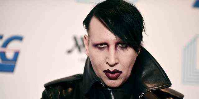 Marilyn Manson, die trotz der schweren juristischen Auseinandersetzungen, die ihn plagen, für einen Grammy nominiert wurde, hat Vorwürfe wegen sexueller Übergriffe und Missbrauchs gegen ihn zurückgewiesen und sie als 