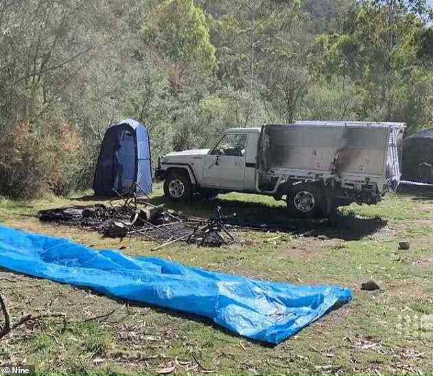 Der weiße Toyota Landcruiser von Herrn Hill (im Bild) wurde am 21. März mit leichten Brandschäden auf ihrem verbrannten Campingplatz in der Nähe des Dry River Creek Track im Tal gefunden