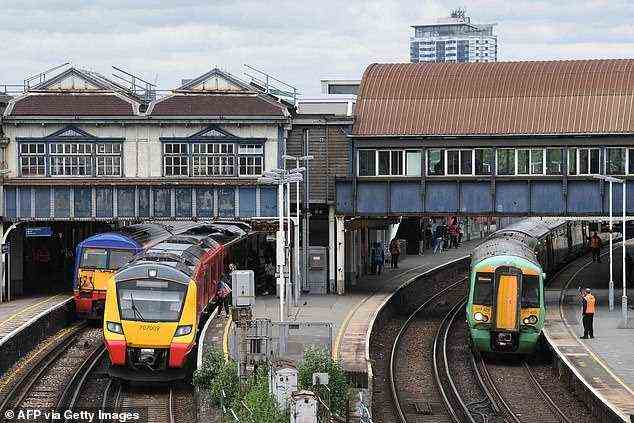 Stratford, Highbury und Islington, Clapham Junction (im Bild), Barking und East Croydon ersetzten Kings Cross, St Pancras, Euston und Paddington in den Top 10 der verkehrsreichsten Bahnhöfe