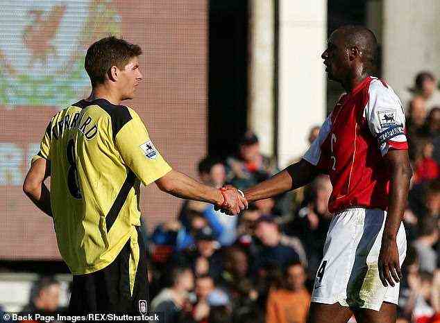 Gerrard erinnert sich, wie er Vieira nach dem Spiel die Hand schütteln konnte, obwohl er ihn dabei getreten hat