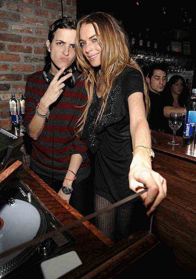Damals: Lindsay war bereits 2009 mit DJ Samantha Ronson zusammen (im Bild)