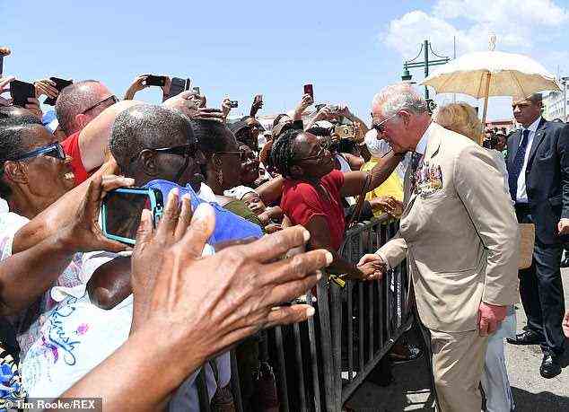 Prinz Charles (im Bild 2019 bei einem Besuch in Bridgetown auf Barbados) wird voraussichtlich nach Barbados fliegen, um am Übergang eines Reichs zu einer republikanischen Zeremonie teilzunehmen