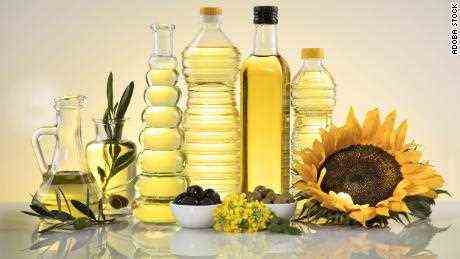Pflanzenöle wie natives Olivenöl extra, Sonnenblumenöl und Sojabohnenöl werden als 