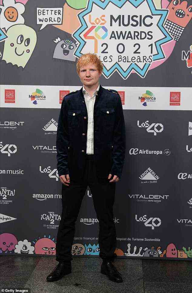 Sieht gut aus: Ed Sheeran machte eine elegante Figur, als er am Montag bei den Los40 Music Awards in Palma de Mallorca, Spanien, posierte