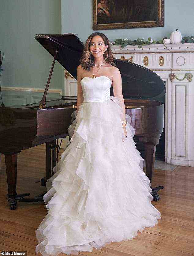 Wow: Myleene Klass sah strahlend aus wie immer, als sie bei einer privaten Veranstaltung in einem künstlichen Hochzeitskleid auftrat
