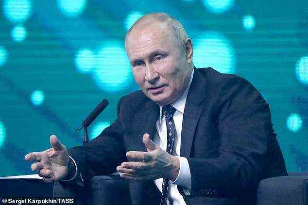 Wladimir Putin, der am Freitag auf einer Konferenz über künstliche Intelligenz in Moskau zu sehen war, leitet eine Zeit erhöhter Spannungen mit dem Westen