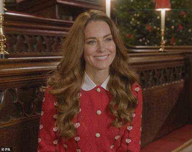 Der festliche Miu Miu-Pullover im Wert von 1.350 Pfund, den Kate Middleton im ersten Trailer zu Royal Carols – Together At Christmas trug, ist auf Net-A-Porter bereits ausverkauft