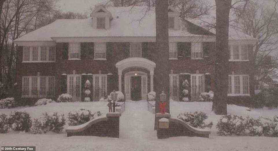 Das Haus, wie es im Film von 1990 erscheint.  Die Unterkunft befindet sich in der Lincoln Avenue 671 in Winnetka, Illinois