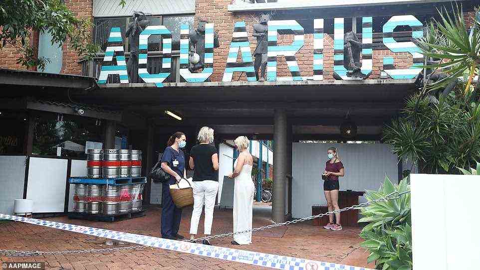 Mehr als 80 Rucksacktouristen in einem Byron Bay Hostel an der Nordküste von NSW wurden eine Woche lang gesperrt, nachdem ein Gast diese Woche positiv auf Covid-19 getestet hatte