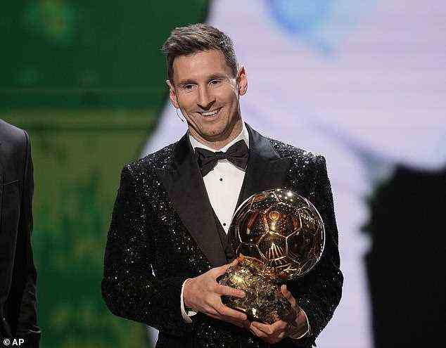 Messi hat kürzlich seinen siebten Ballon d'Or gewonnen, und die Spieler von PSG durften dann feiern