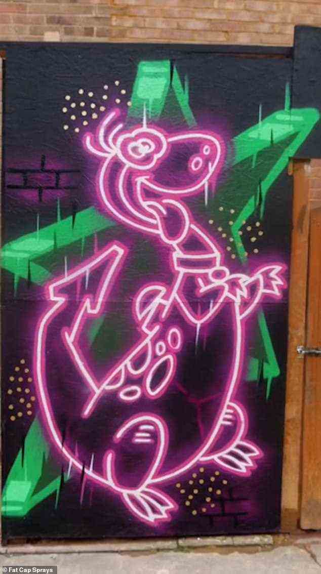 Auf dem vierten Platz landete ein Video des in London lebenden Künstlers und Content-Erstellers Fat Cap Sprays, der für seine energiegeladenen Clips bekannt ist, in denen er seine Street Art kreiert (im Bild)