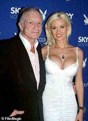 Die blonde Schönheit zog im August 2001 in die Playboy-Villa und wurde bald darauf Hefs Nummer-Freundin;  gesehen Juli 2006