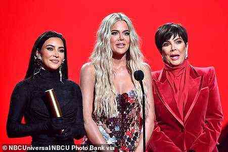 Ende einer Ära: Kim und Khloe Kardashian nahmen zusammen mit Momager Kris Jenner die Reality-Show des Jahres 2021 für die letzte Staffel von Keeping Up With The Kardashian entgegen