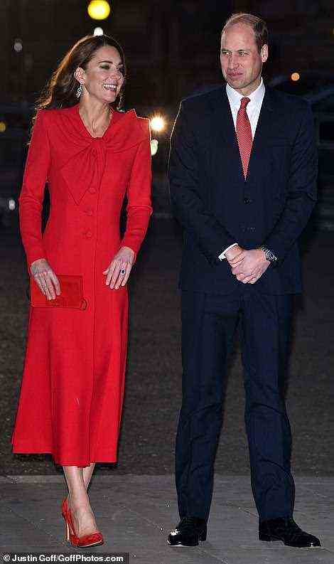 Anfang dieser Woche veranstaltete die Herzogin von Cambridge einen Weihnachtsgottesdienst in der Westminster Abbey, an dem Prinz William (im Bild) und hochrangige Mitglieder der königlichen Familie teilnahmen