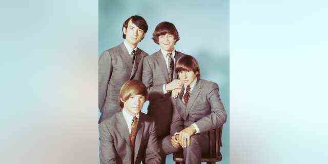 Beliebte Fernsehschauspieler und Popsänger The Monkees, ca. 1965. Im Uhrzeigersinn von oben links: Mike Nesmith, Micky Dolenz, Davy Jones und Peter Tork. 
