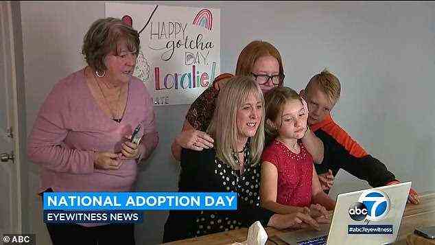 Es hat zwei Jahre gedauert, aber der Adoptionsprozess wurde am 20. November, dem Nationalen Adoptionstag, endlich abgeschlossen, als Loralie unter 165 Kindern war, die in einer fröhlichen virtuellen Zeremonie adoptiert wurden