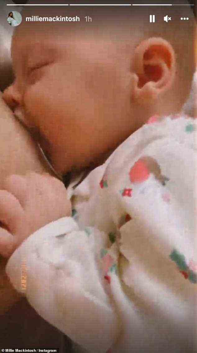 Mutterschaft: Millie ging am Samstag auch zu ihren Instagram-Stories und teilte beim Stillen von Aurelia einen wertvollen Clip mit dem Baby, das in einem weiß gemusterten Strampler bezaubernd aussah